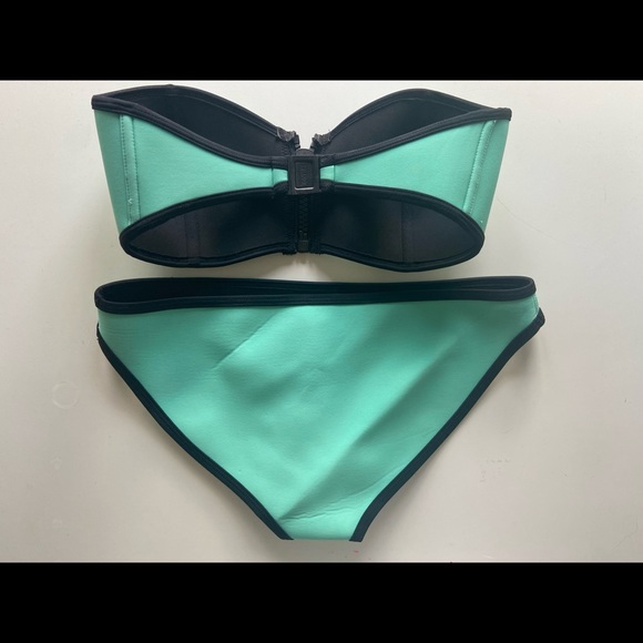 Triangl bathing suit set GREAT CONDITION - Picture 2 of 2